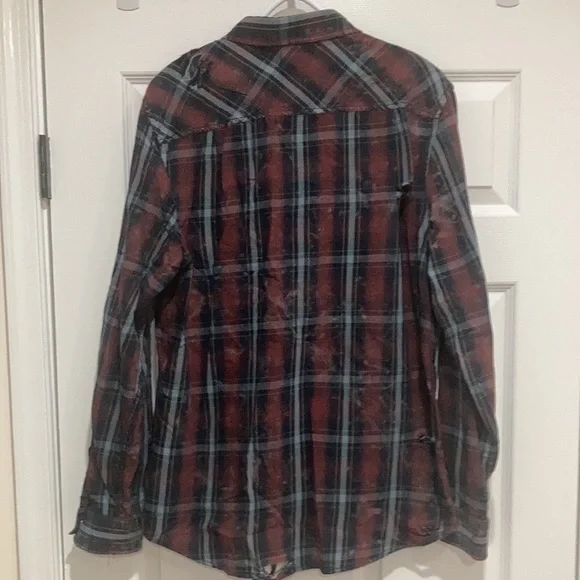 𝅺MEN’S Hudson button down - Picture 5 of 5